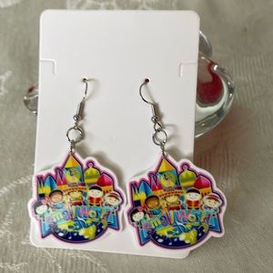 New On Card Small World Pierced Earrings